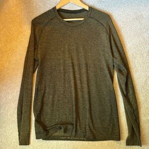 Lululemon Men’s Vent Tech Long Sleeve olive green Henley Shirt Size Medium